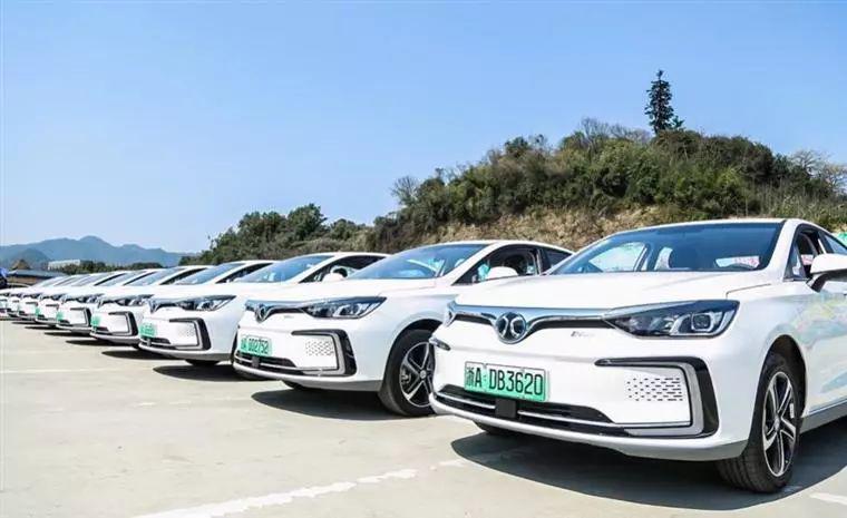 202OB欧宝2江苏遴选考试面试热点：制造强国——中国新能源汽车产业的突起